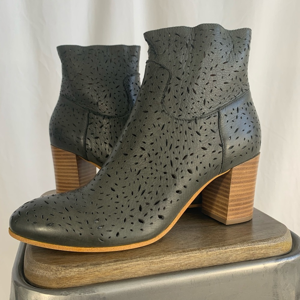 Sundance gray leather ankle booties by Silent D
